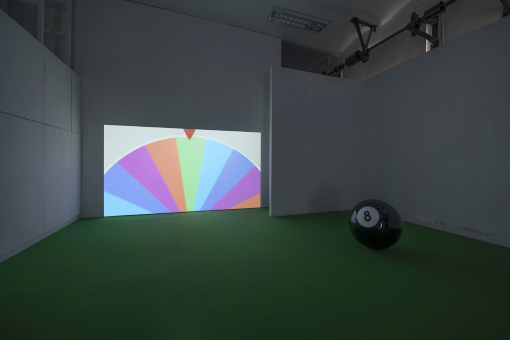 Nadia Markiewicz, „Jackpot”, 2020, instalacja / sytuacja przestrzenna o charakterze performatywnym, fot. Bartosz Zalewski