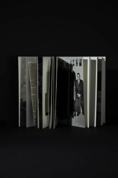 Grafika produktu: Michael Honegger. THE NEED TO KNOW