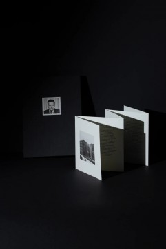 Grafika produktu: Michael Honegger. THE NEED TO KNOW
