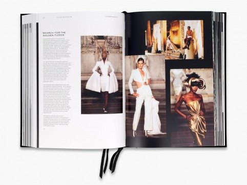 Grafika produktu: Givenchy Catwalk : The Complete Collections