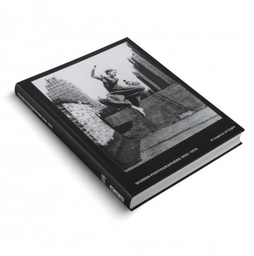 Grafika produktu: Women Photographers 1900–1975: A Legacy of Light