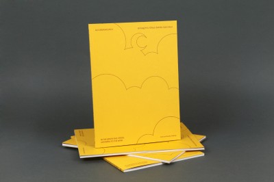 Grafika produktu: W księżycu stała, wiatru słuchała