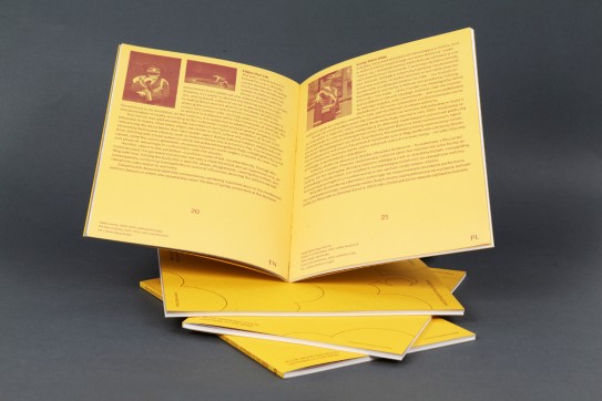 Grafika produktu: W księżycu stała, wiatru słuchała