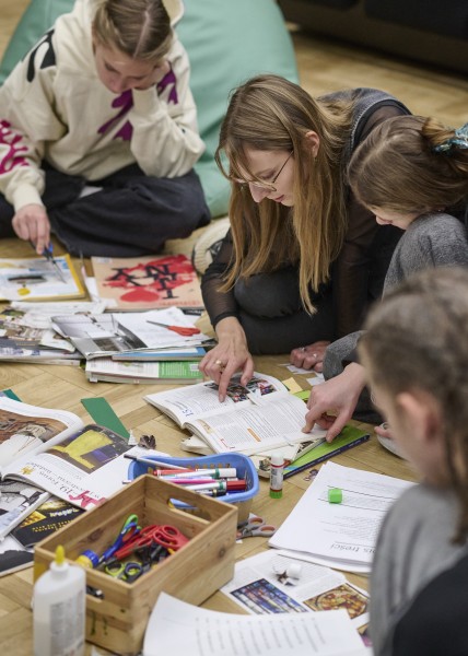 Pocztówki ze stawania się sobą. Piszemy listy do siebie z przyszłości 