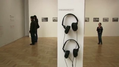 Grafika obiektu: Słuchaj brzuchem, a nie uchem, czyli co można usłyszeć na wystawie?