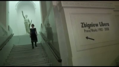 Grafika obiektu: Zbigniew Libera. Prace 1982-2008, czyli jak się nie zgubić na wystawie?