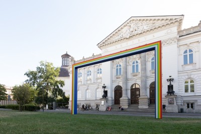 Grafika obiektu: Marek Sobczyk. Simple Rainbow