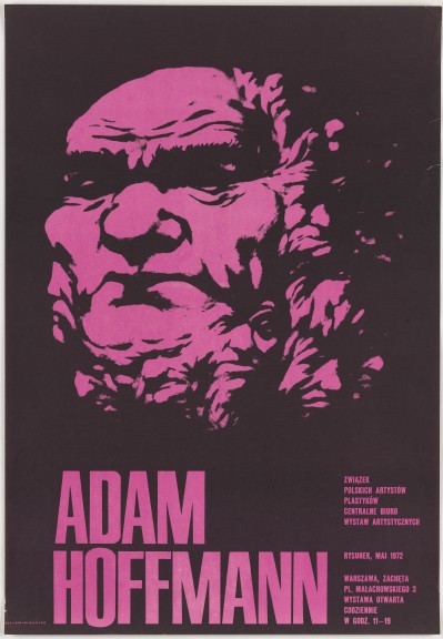 Na czarnym tle fioletowy kształt ludzkiej wykrzywionej twarzy. Poniżej również fioletowy napis: Adam Hoffmann.