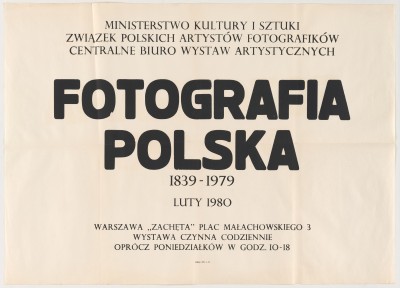 Afisz. Na białym tle czarne napisy w tym największy: Fotografia Polska.