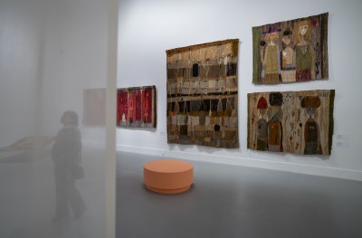 Grafika obiektu: Krystyna Wojtyna-Drouet. Ja dla siebie nie istnieję