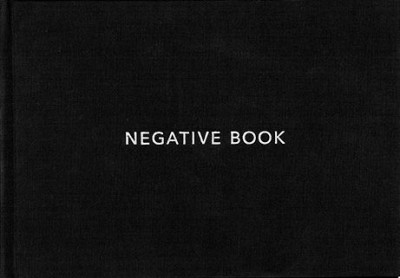 Grafika produktu: Aneta Grzeszykowska. Negative Book