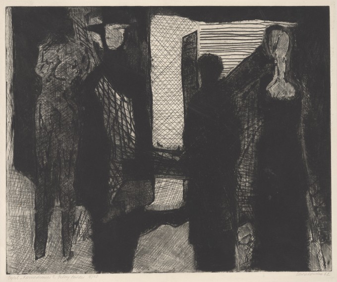 Czarno-biała grafika w formacie poziomego prostokąta. Uproszczone, niemal abstrakcyjne przedstawienie zarysów sylwetek czterech postaci. Od lewej: naga kobieta bez widocznej twarzy, postać w kapeluszu, całkowicie czarna sylwetka przypominająca cień oraz po