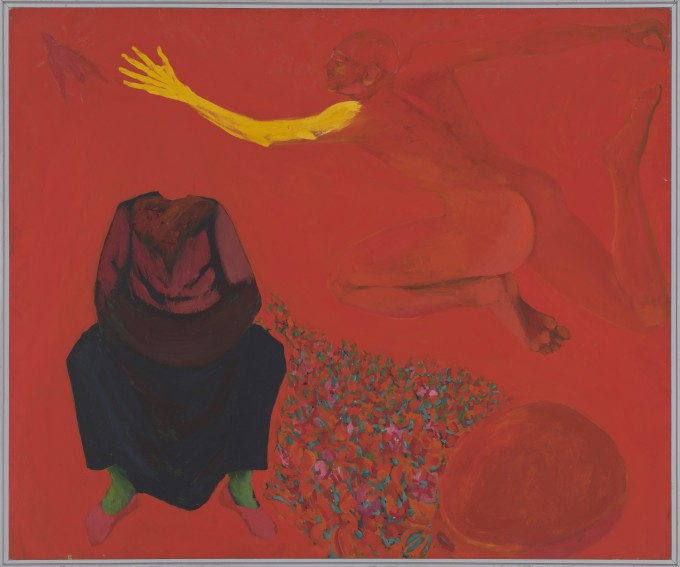 Obraz w formacie poziomego prostokąta przedstawiający odrealnioną scenę. Na jaskrawoczerwonym tle dwie postacie: po lewej siedząca postać bez głowy w bordowo-granatowej sukni, nad nią z prawej unoszący się w powietrzu nagi łysy mężczyzna. Ujęty jest w tyłe