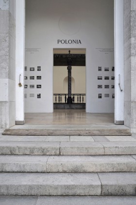 Zdjęcie pracy Figury niemożliwe, Pawilon Polski na 14. Międzynarodowej Wystawie Architektury — la Biennale di Venezia, 2014. Fot. Wojciech Wilczyk, CC BY-SA 3.0